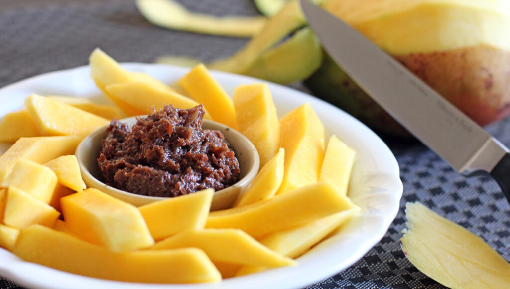 Manga At Bagoong,Filipino Dishes - World Pinoy Flights Blog