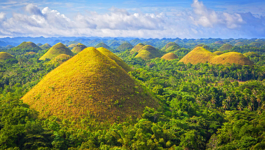 Chocolate Hills,Things to do in Bohol - World Pinoy Flights Blog