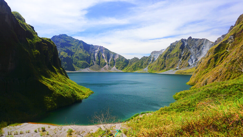 Mount Pinatubo,Things to do in Clark Pampanga - World Pinoy Flights Blog