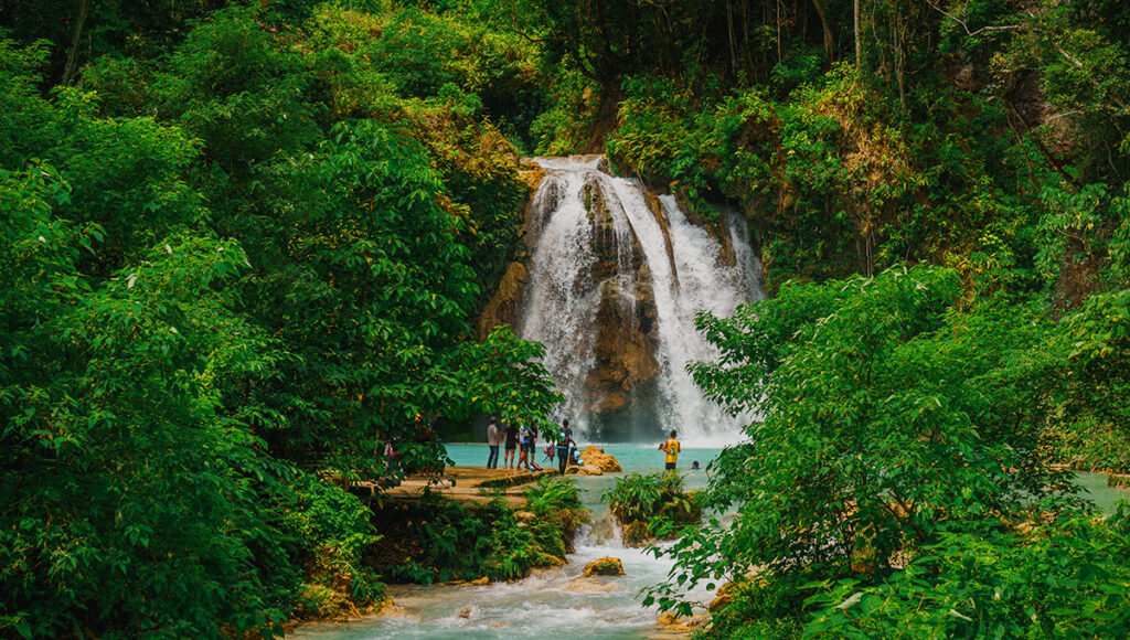 There is More Than Just Jumping,Kawasan Falls Canyoneering - World Pinoy Flights Blog