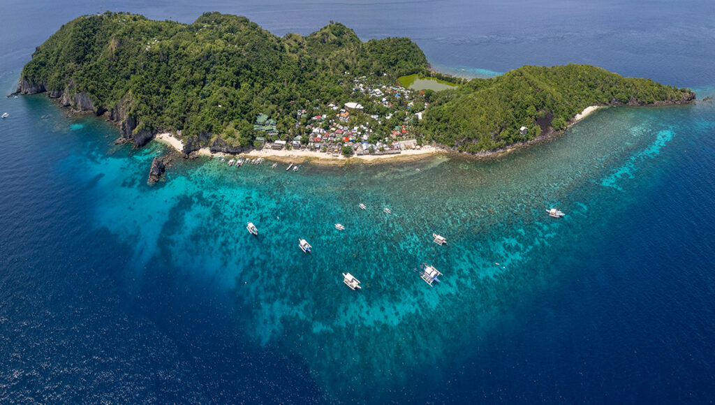 Apo Island,Philippines Snorkeling-World Pinoy Flights Blog