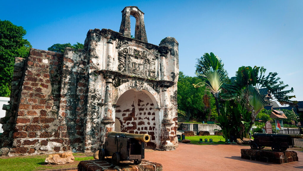 Fort Santiago Past,Things to do in Philippines - World Pinoy Flights Blog