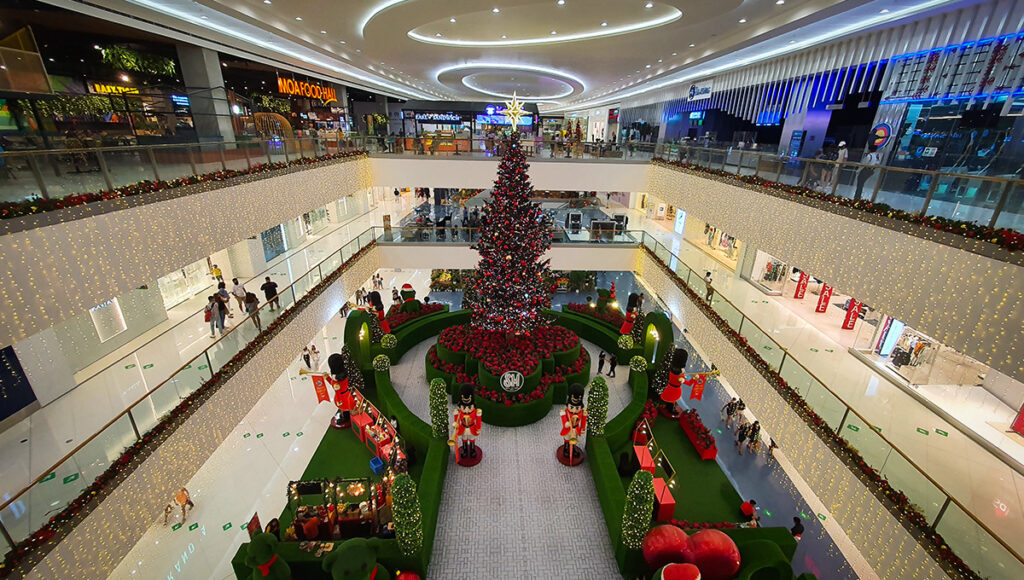 SM Mall of Asia,Christmas in the Philippines - World Pinoy Flights Blog