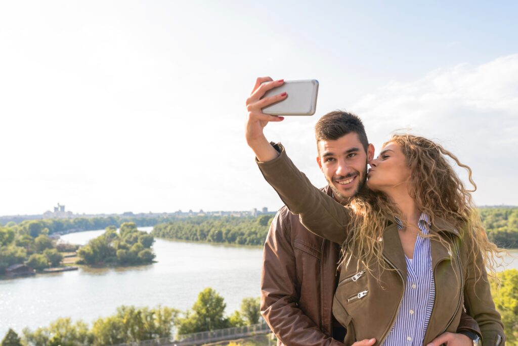 Couple enjoying travel moments while planning cheap domestic flights Philippines